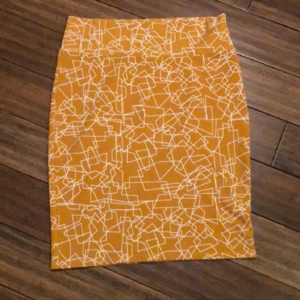 Mustard color Lularoe cassie size XXL-LOWES PRICE